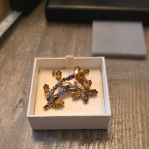 Amber Crystal Floral Brooch – Women Jewelry